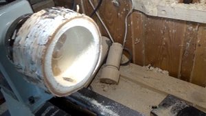 Реверс на токарный станок по дереву очень просто.