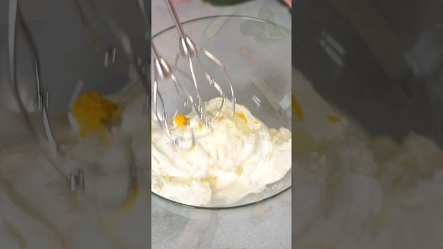 Закусочный шпинатный бенто-торт с креветками и творожным сыром