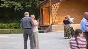 Вальс на летней веранде санатория "Дорохово" (вечерняя дискотека) (26.07.05)