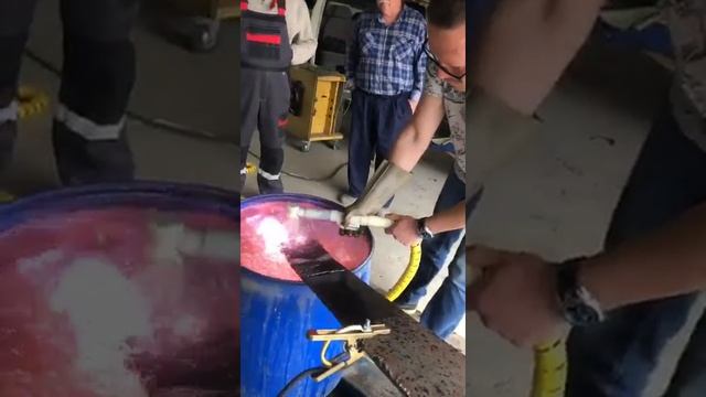 Как проходит процесс плазменной резки под водой на заводе Плазмамаш