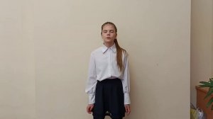 Гуляева Василиса читает стих Валентина Берестова "урок листопада"