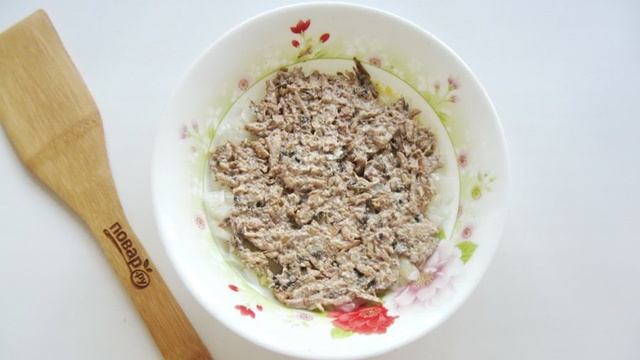 Салат Рыбки в пруду со шпротами