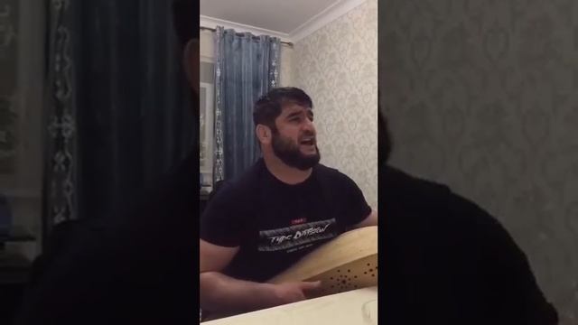 Магомедхабиб Алискандиев Мошная аварская песня на пандуре"?????"@djivoigolos