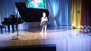 Маркова Варвара
Песня "Ложкой снег мешая" из м/ф "Умка"