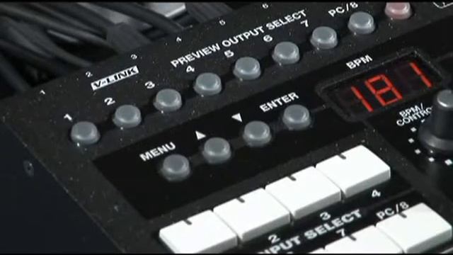 Roland V-8 Tutorial 5 Link with the Roland V-Mixer смотреть онлайн