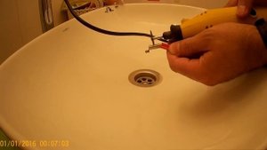 Распилил нагреватель 3D-принтера. Что внутри.