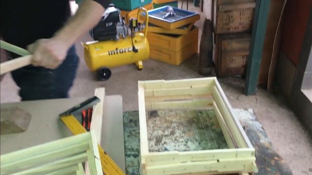 Подготовка рамок для пчел. смотреть онлайн