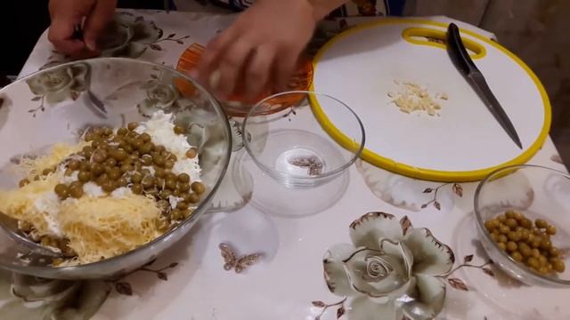 Салат Курочка Ряба. Быстрый и аппетитный салат на скорую руку!