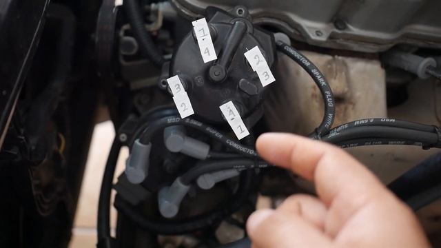 Cómo acomodar los cables de bujía en el distribuidor смотреть онлайн