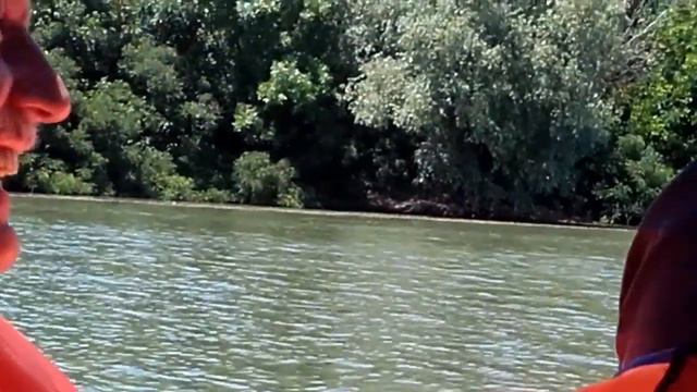 Плывем к отелю... смотреть онлайн