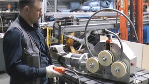 Гибка трубы 22 мм в кольцо на 3-х роликовом электрическом трубогибе JUNIOR