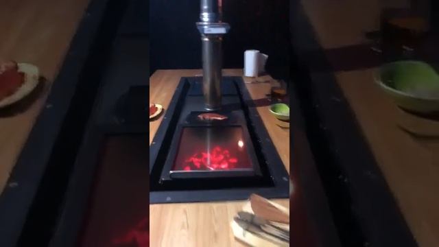 Английский стол-барбекю из фильма Гая Ричи «Джентльмены». Бездымный уличный камин - ужин на природе смотреть онлайн