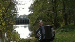 УЕЗЖАЕШЬ МИЛЫЙ , ВСПОМИНАЙ МЕНЯ .