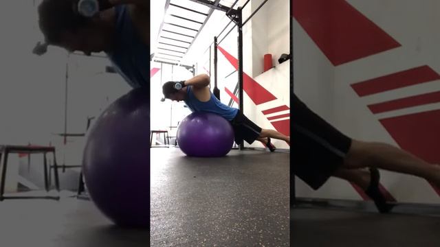 18.05.19 тренировка 13 гиперэкстензия на фитболе смотреть онлайн