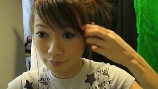 Cutting Side Swept Bangs смотреть онлайн