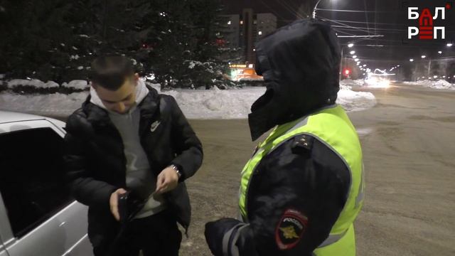 Нелёгкая работа: как проходят дежурства инспекторов ГИБДД? смотреть онлайн