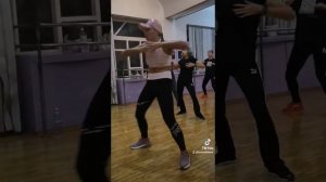 АМИРА РАХМЕТОВА ТРЕНЕР ПО ТАНЦАМ И ФИТНЕСУ 87757938999
