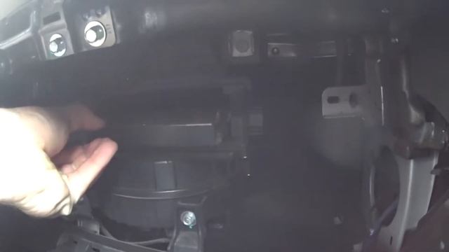 ЗАМЕНА ФИЛЬТРОВ HYUNDAI SOLARIS | Замена салонного и воздушного фильтра смотреть онлайн