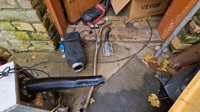 Uzkāpu uz autbusa jumta | Dīzeļa sildītāji autbusam un kempingam | No musoriem uz sapni_Epizode #11 смотреть онлайн