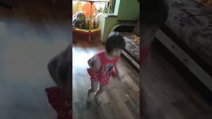 Девочка поёт Рамштайн