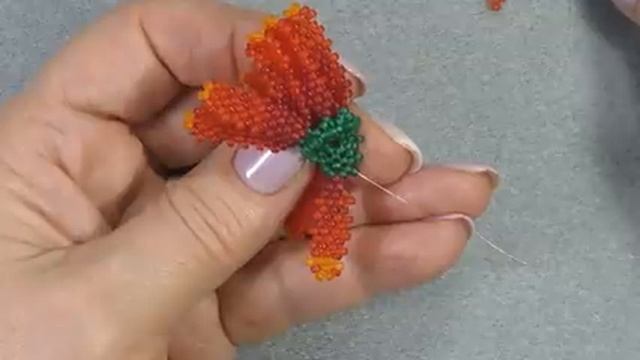 Колье "Полянка"?. Урок 5. "Цинния" из бисера ?. Мастер-класс (Часть 1) смотреть онлайн