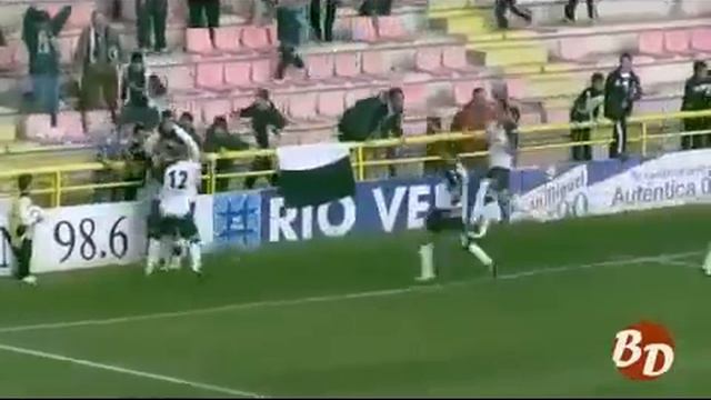 Супер гол, месси нервно курит в сторонке! смотреть онлайн