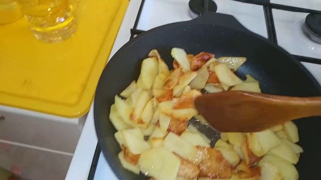 Готовим Жареную картошку с Лизой! смотреть онлайн