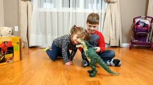 Игрушка Динозавр Рекс на радиоуправлении, распаковка и обзор. Dinosaur T-Rex.