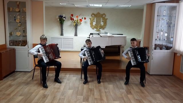 А Доренский Хоровод и наигрыш, исполнительская версия Н Исаевой. трио " Мальчишник" г. Иваново, смотреть онлайн