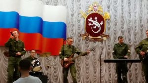 Стою один