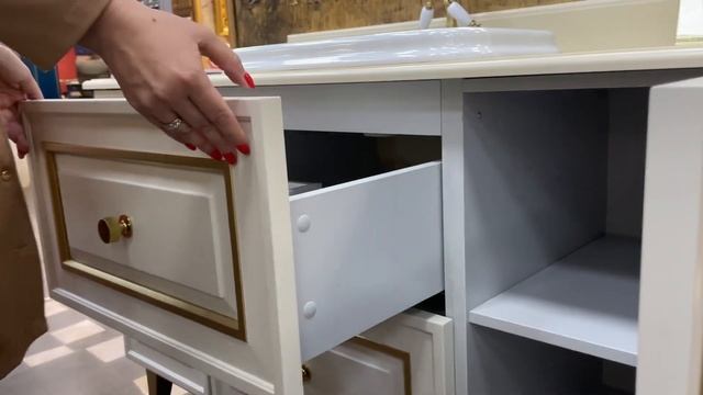 Композиция по системе Basis, на основе коллекции мебели для ванных комнат WINDSOR от CAPRIGO смотреть онлайн