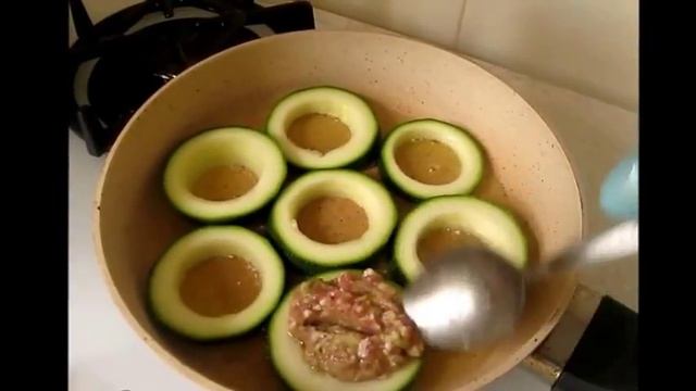 Фаршированные кабачки. Zucchini stuffed with meat смотреть онлайн