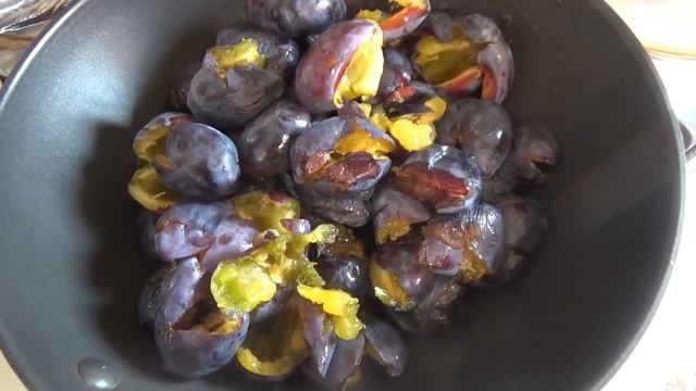 VLOG. Бисквит со сливами, говядина со сливой, сливовый соус. Что едим, чем заняты. смотреть онлайн