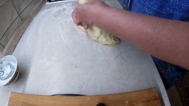 Булочки-ватрушки с ягодным ассорти .
