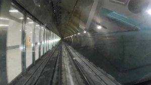 Стамбул. Линия метро М8. Вид тоннеля беспилотного состава. 16 июня 2024