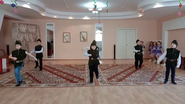 Танец ,,Пацаны в строю стоят,, смотреть онлайн