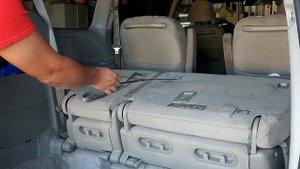 How To Fold The Honda Odyssey 3rd Row Magic Seat In Seconds!