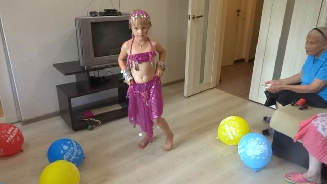 Восточный танец от Алины смотреть онлайн