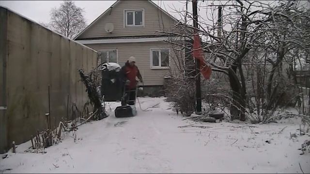 Кто сказал что лопата лучше чем электрический снегоуборщик??? смотреть онлайн
