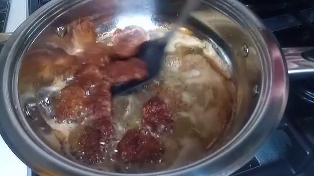 Жареные Куриные сердечки с тушёной капустой.