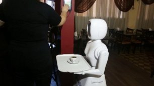 Робот-официант