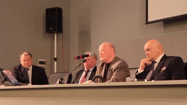 космонавт Волк рассказывает о работе летчиком-испытателем смотреть онлайн