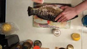ЗАПЕЧЕННЫЙ КАРП В ДУХОВКЕ С ЛИМОНОМ И НЕОБЫЧНЫМ МАРИНАДОМ