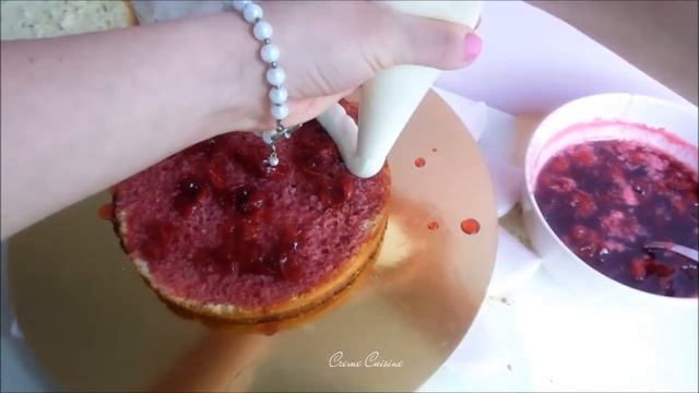 Cherry Cake with sprinkles / Вишневый Торт с Маскарпоне рецепт и декор шоколадными потеками