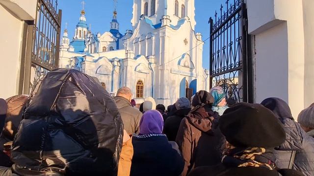 22.04.2022 - Вынос Плащаницы вокруг храма