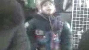 Мальчик поёт в электричке