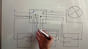 Управление освещением из трех мест. Схема подключения проходных одноклавишных переключателей.