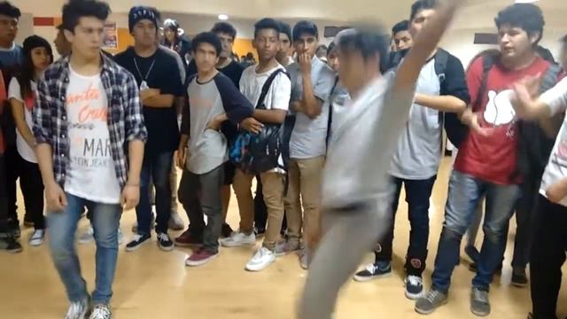 War Of Electro Retorno / Manzano Vs Mirko Vs. Alex смотреть онлайн