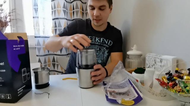 Перемолол кофейные зёрна в кофермолке КТ-1329 #китфорт #kitfort #кофемолка #перемолкофе смотреть онлайн