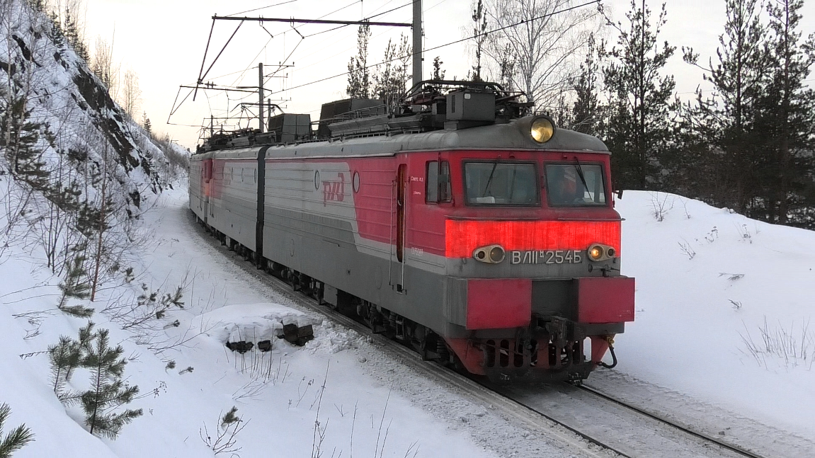 Квартет ВЛ11М-252/254 следует резервом между скал смотреть онлайн
